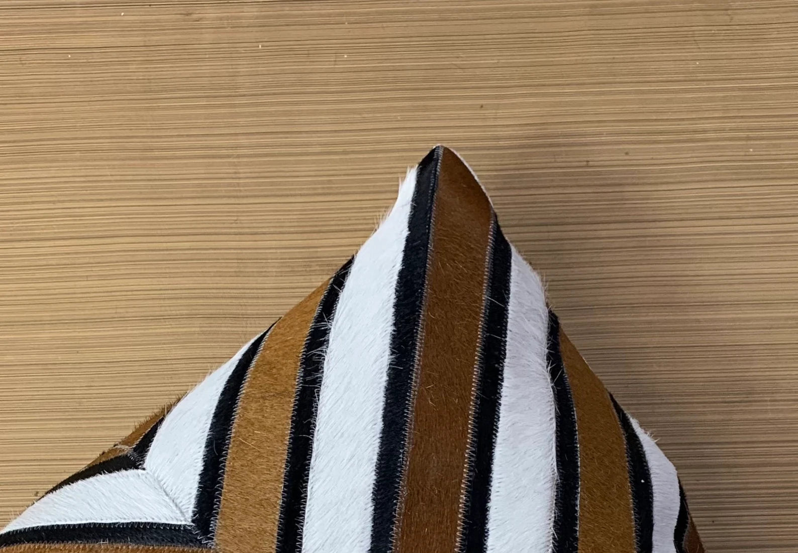 Handmade Cowhide Pillow Cover: Hair On Leather Cushion (18x18 inches)