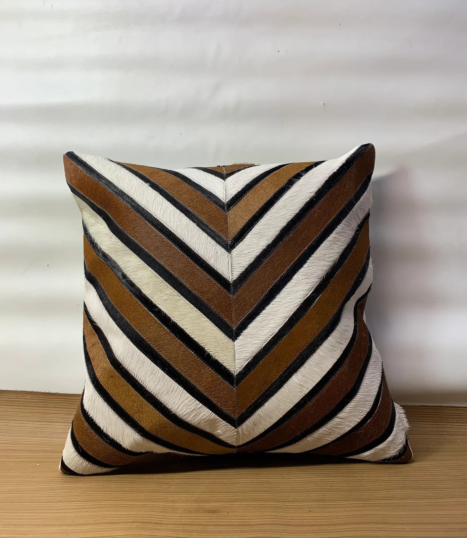 Handmade Cowhide Pillow Cover: Hair On Leather Cushion (18x18 inches)