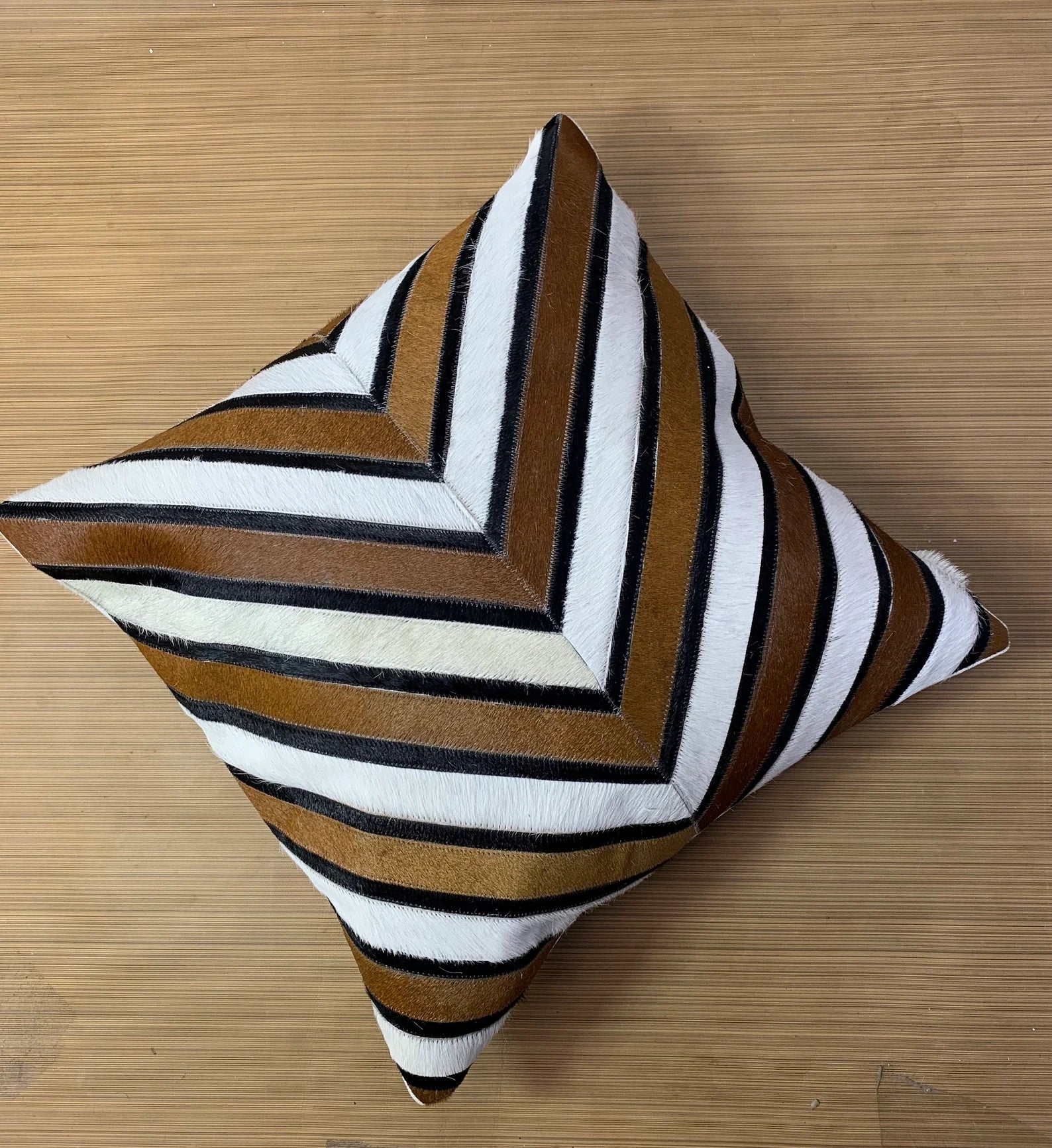 Handmade Cowhide Pillow Cover: Hair On Leather Cushion (18x18 inches)