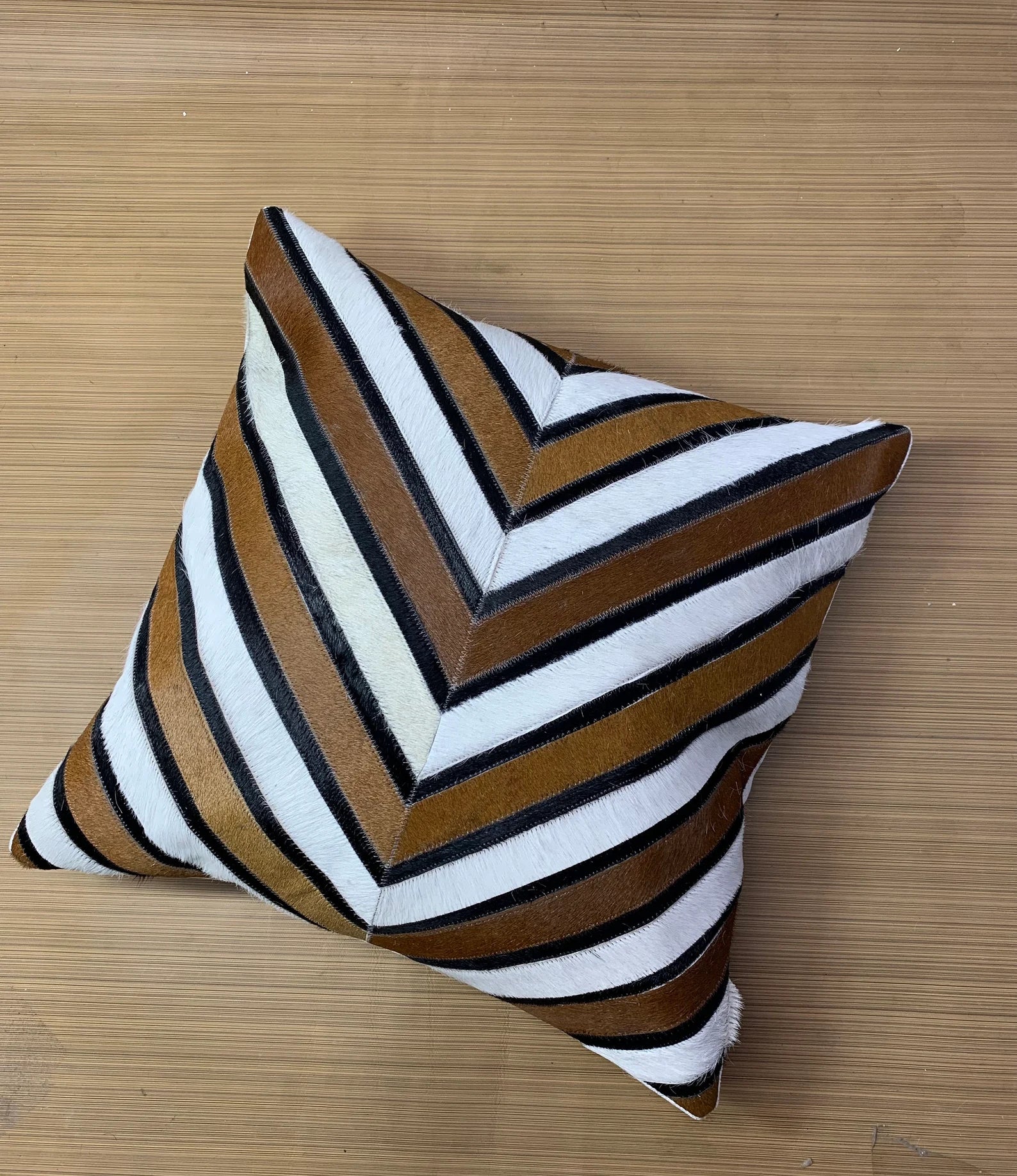 Handmade Cowhide Pillow Cover: Hair On Leather Cushion (18x18 inches)