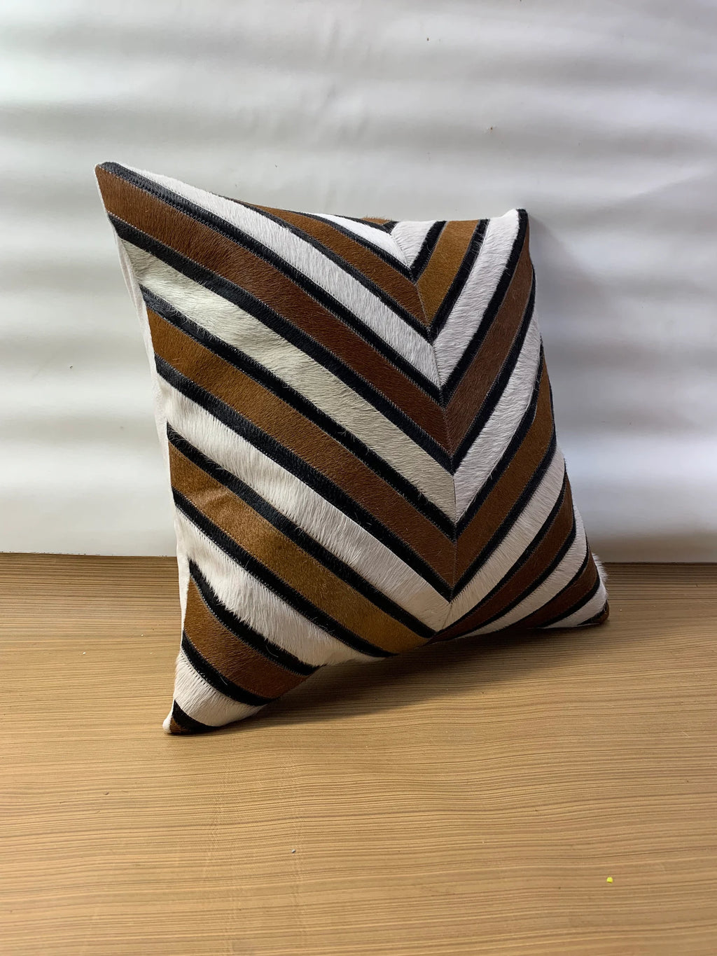Handmade Cowhide Pillow Cover: Hair On Leather Cushion (18x18 inches)