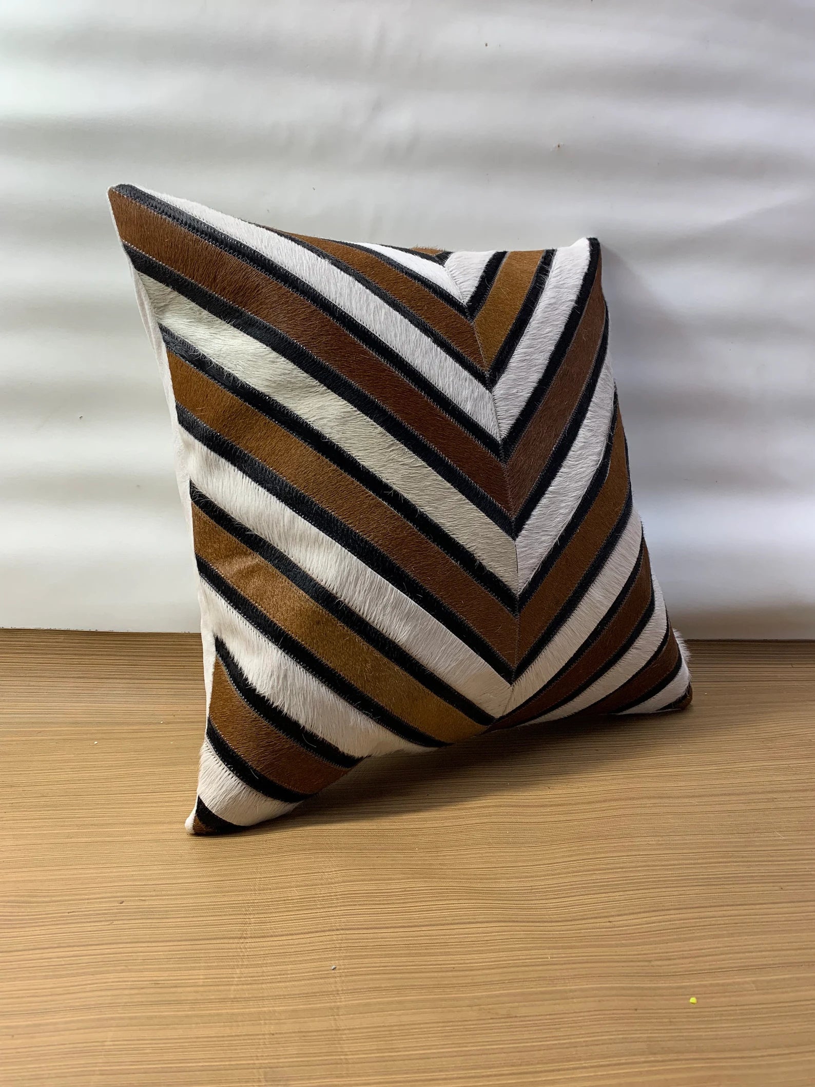 Handmade Cowhide Pillow Cover: Hair On Leather Cushion (18x18 inches)