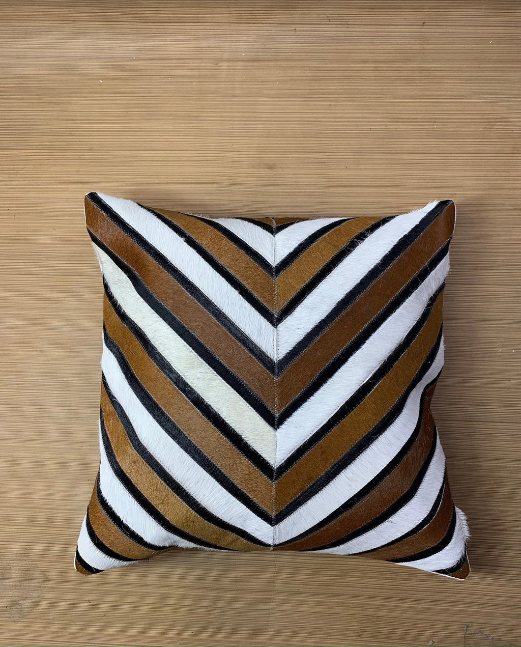 Handmade Cowhide Pillow Cover: Hair On Leather Cushion (18x18 inches)