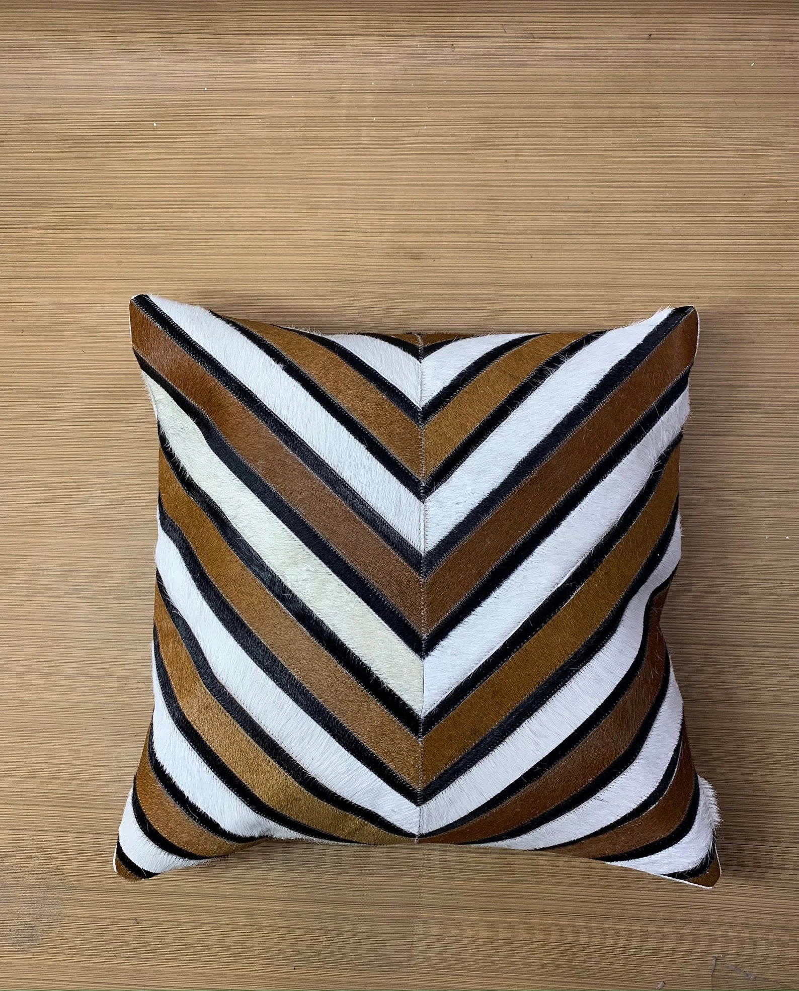 Handmade Cowhide Pillow Cover: Hair On Leather Cushion (18x18 inches)